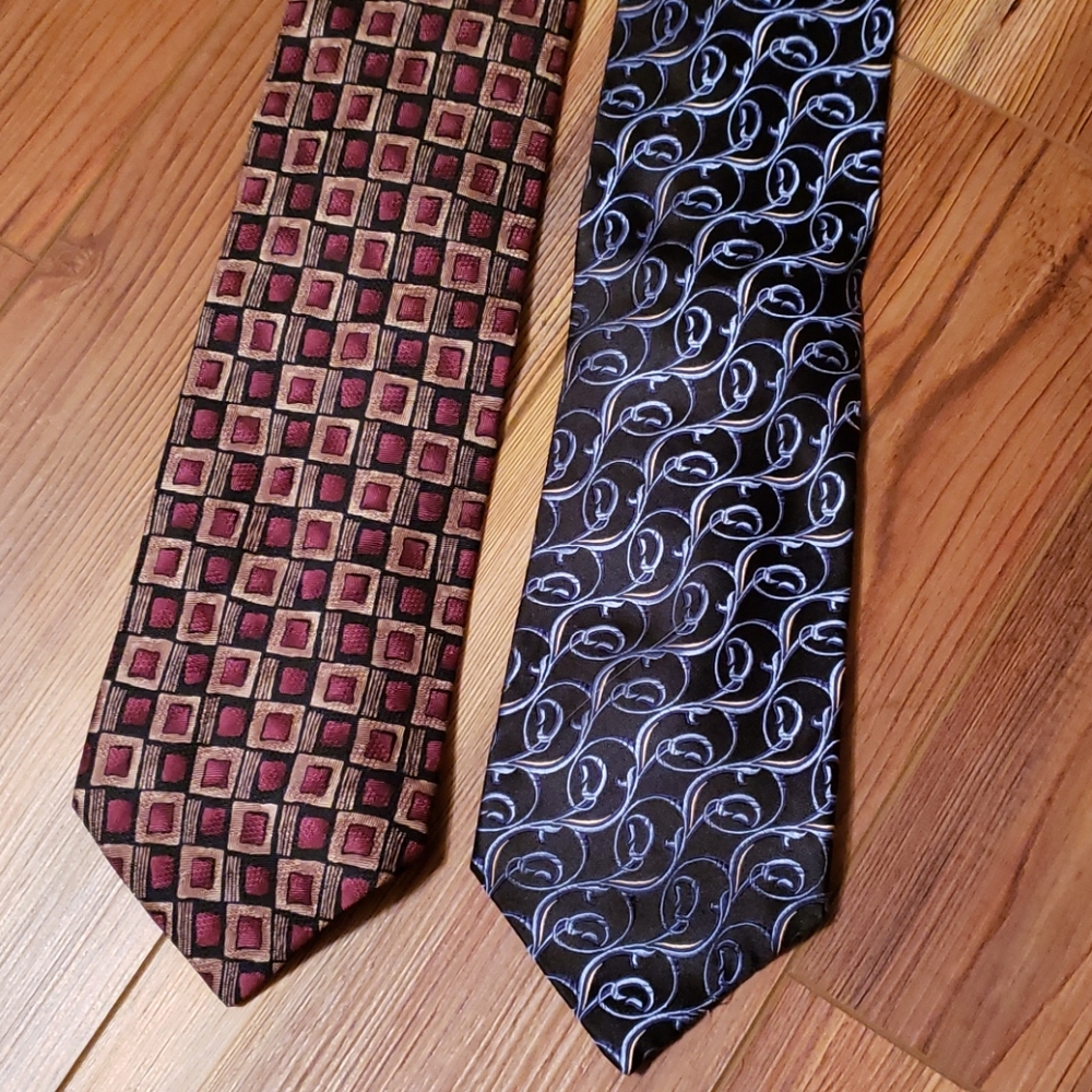 Bundle of 2 ties